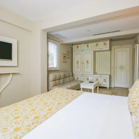 Joya Del Mar マルマリス