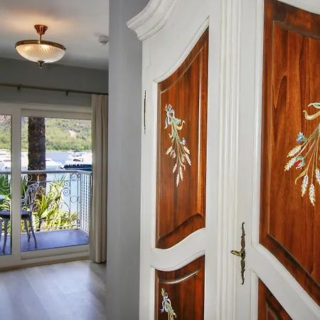 Joya Del Mar マルマリス