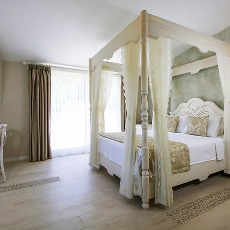 Hotel Joya Del Mar 4*